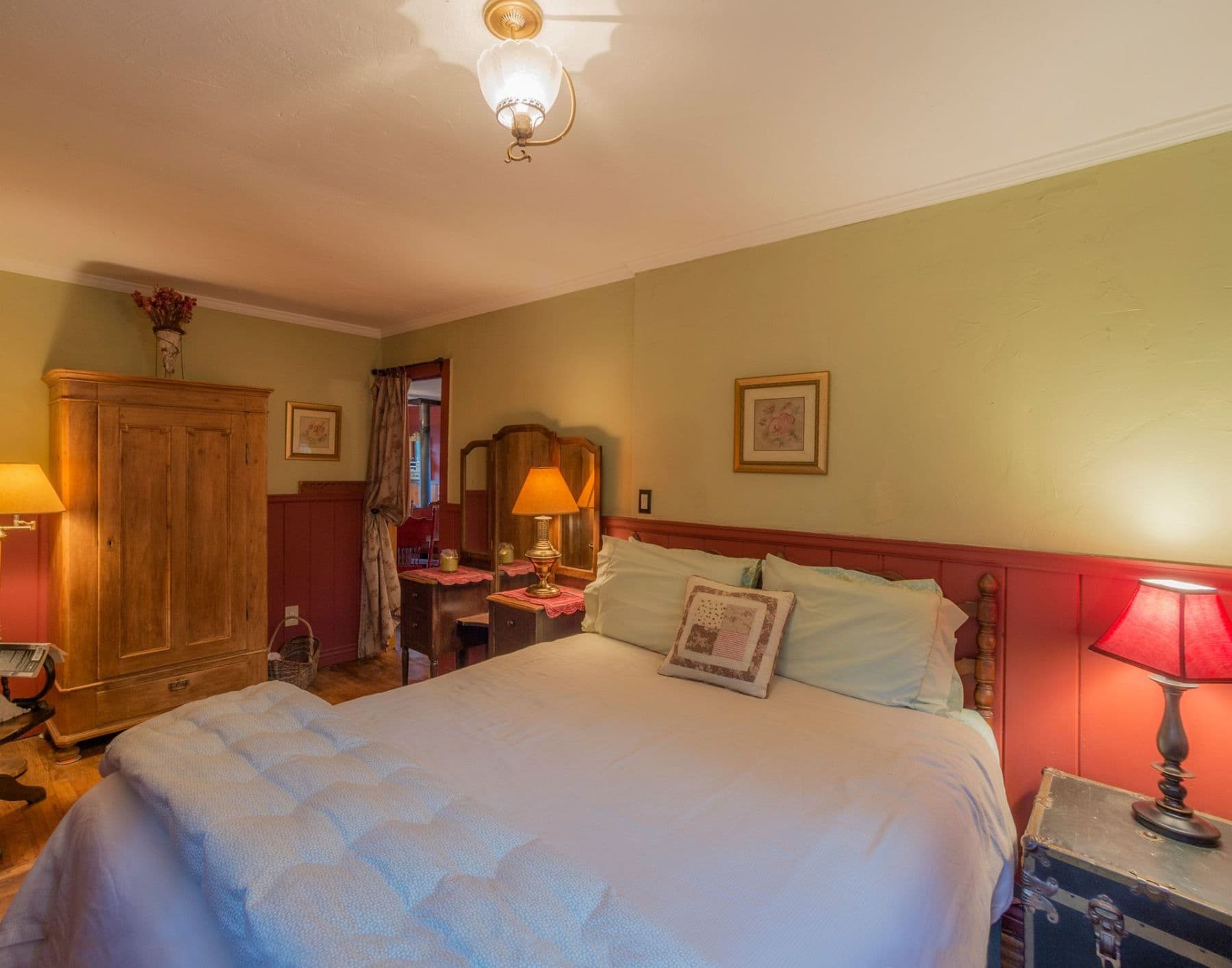 luna's bedroom 1 photo 15