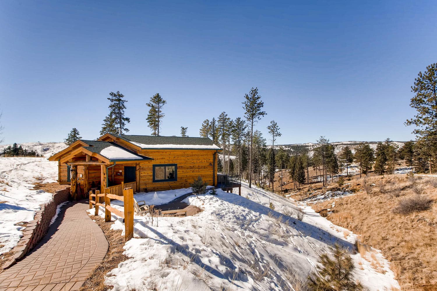 bear den cabin photo 12