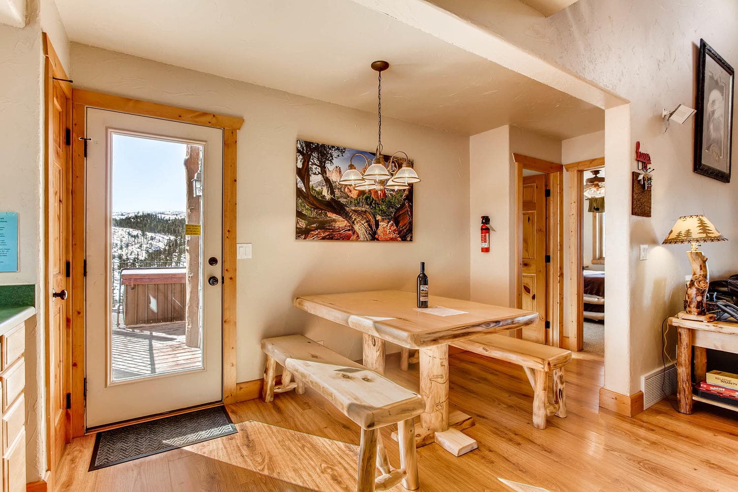 eagle crest dining room and deck w/hot tub photo 4