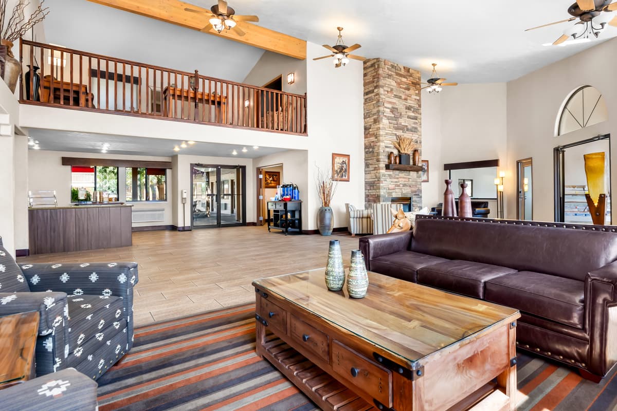 The lobby of the Best Western Grande River Inn in Clifton Colorado