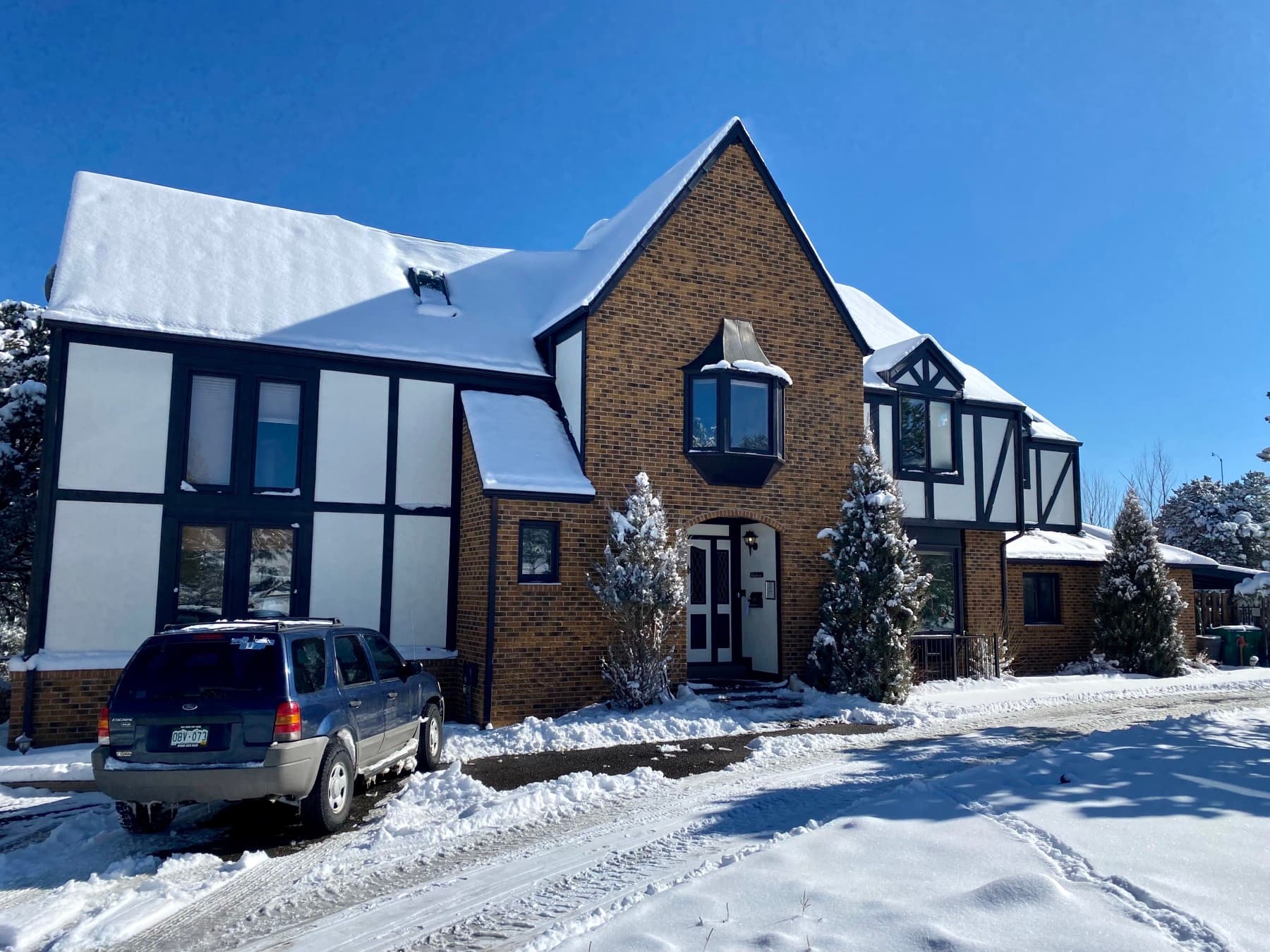 the lodge at blue coyote ranch offers six hotel-style rooms with hot tub access and beautiful common areas. photo 14