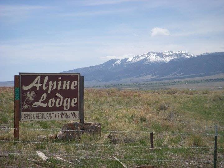 alpine lodge & restaurant in westcliffe photo