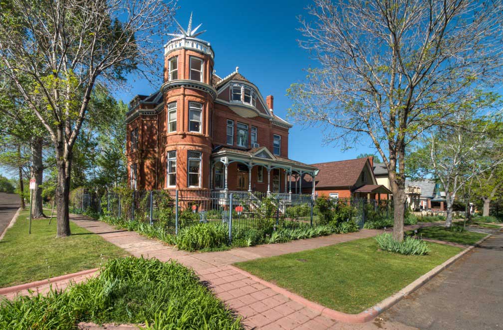 The Lumber Baron Inn & Gardens