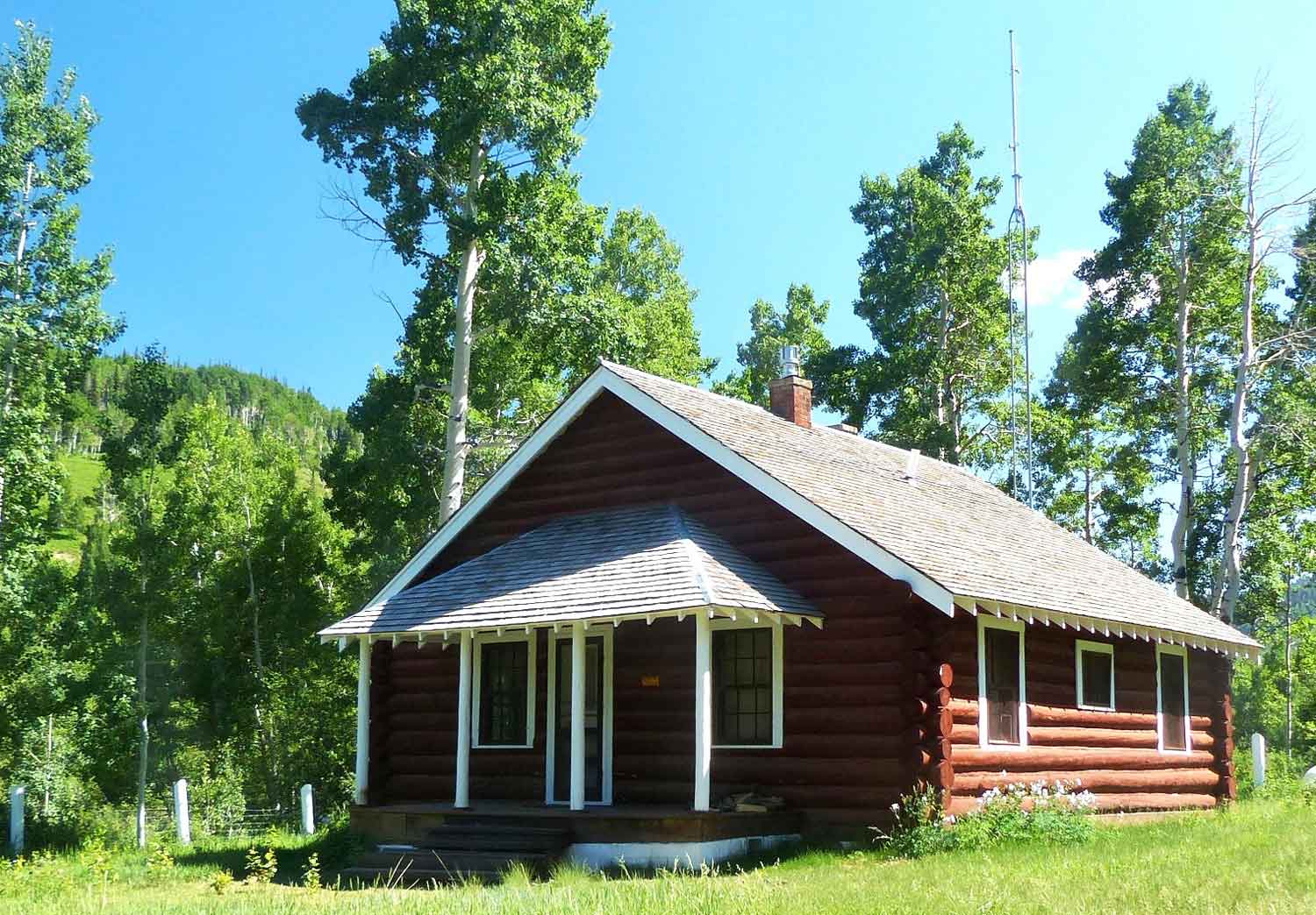 Pyramid Guard Station main house