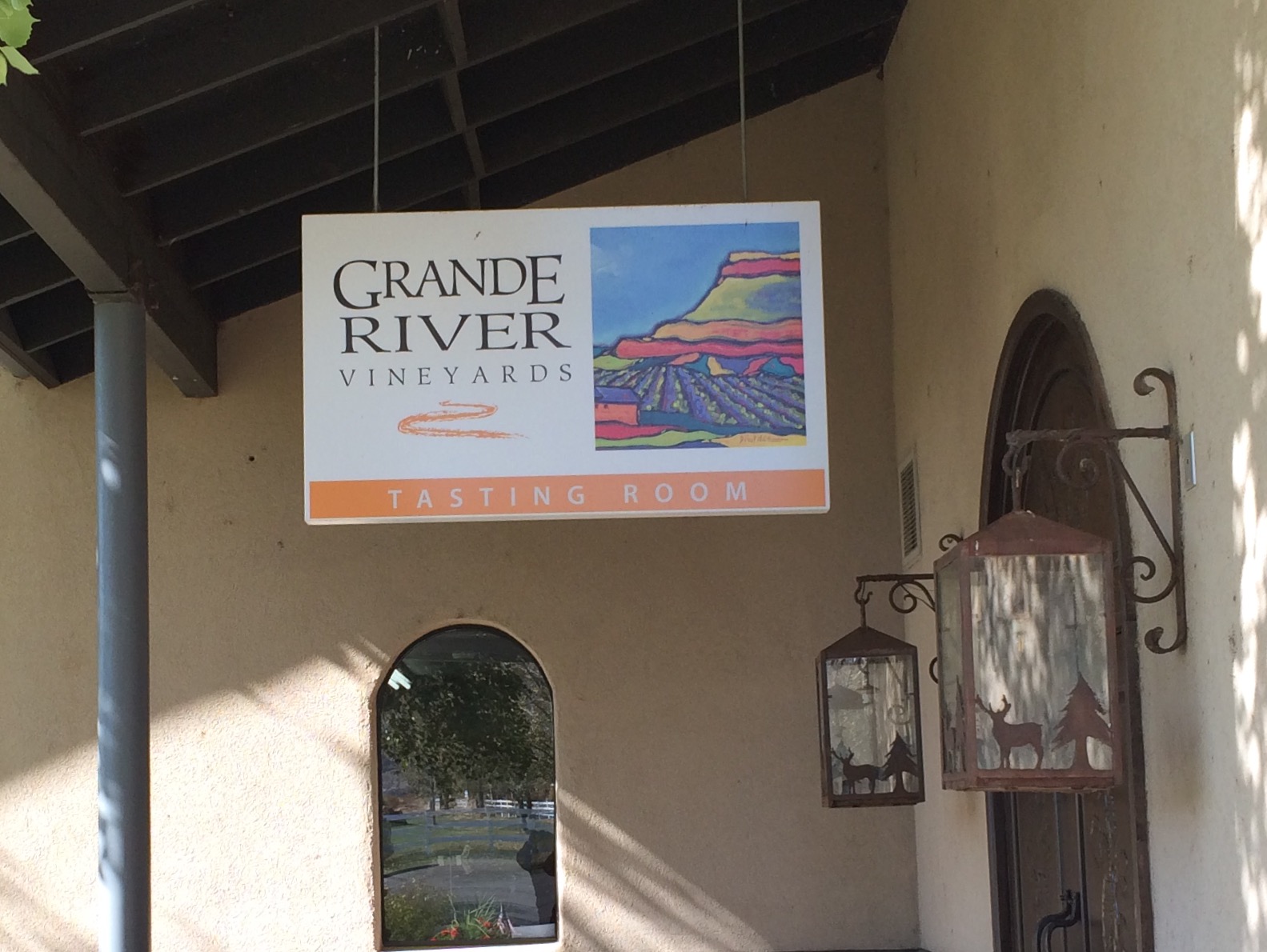 grande river vineyards tasting room photo 7