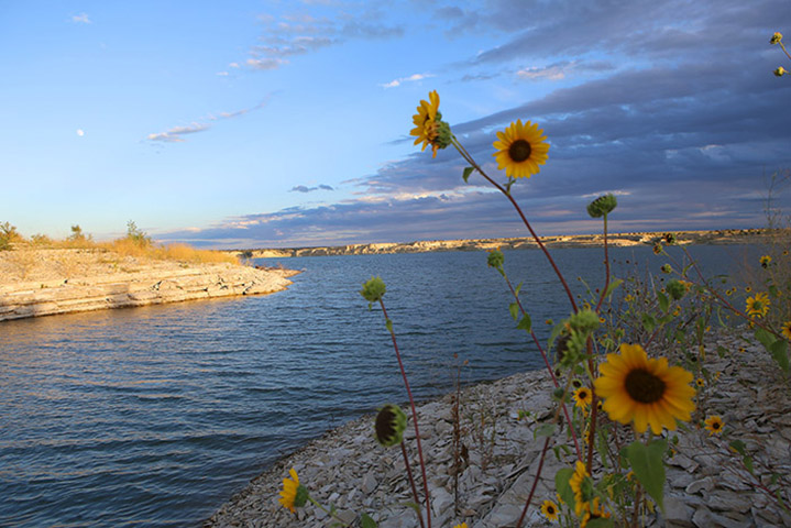 lake pueblo state park-scenic photo