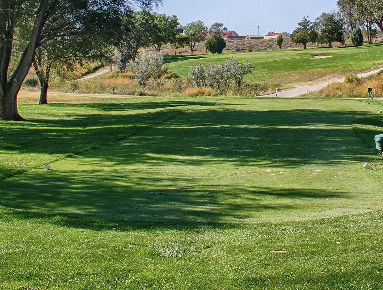spreading antlers golf course photo