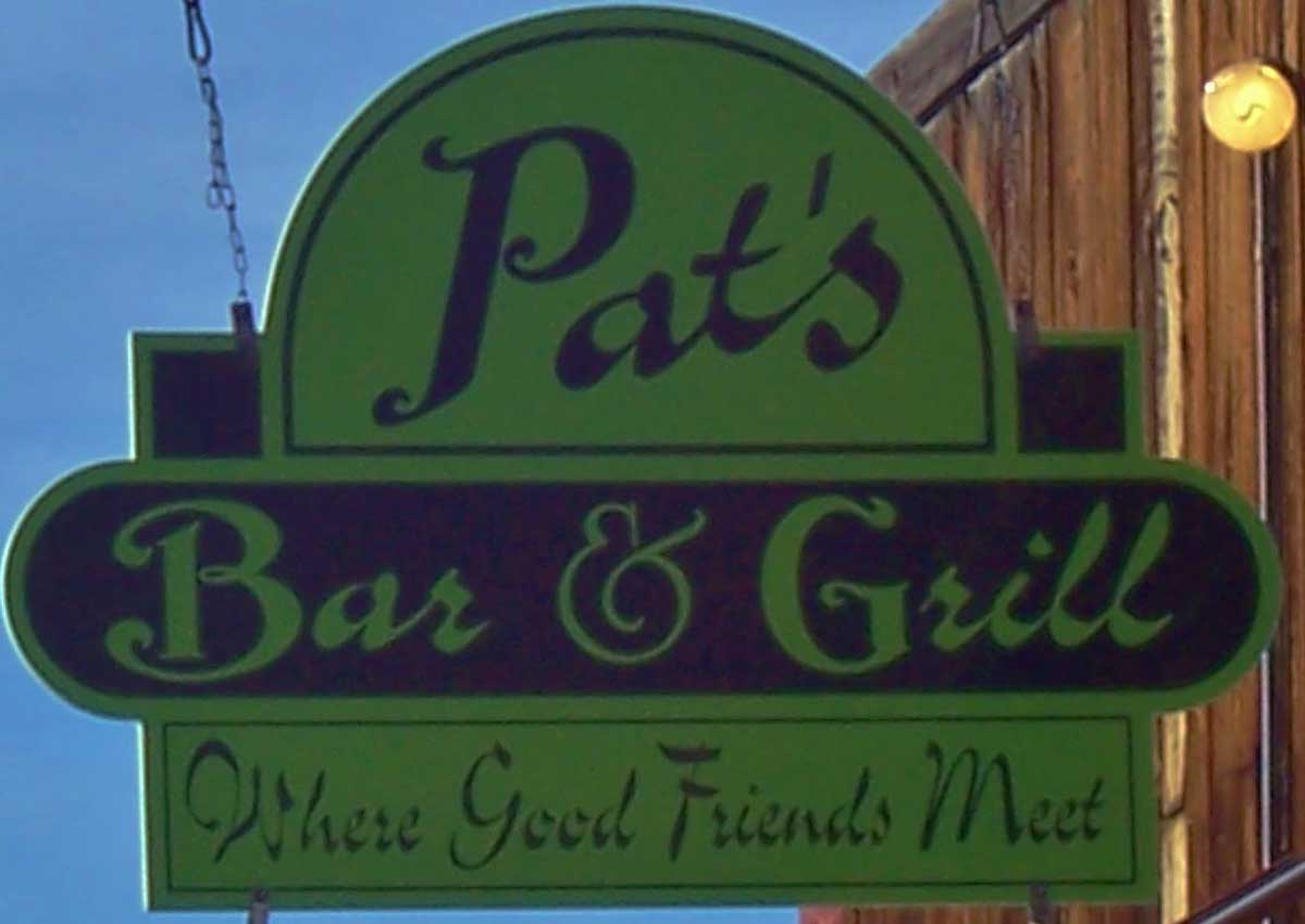 pat's bar & grill photo