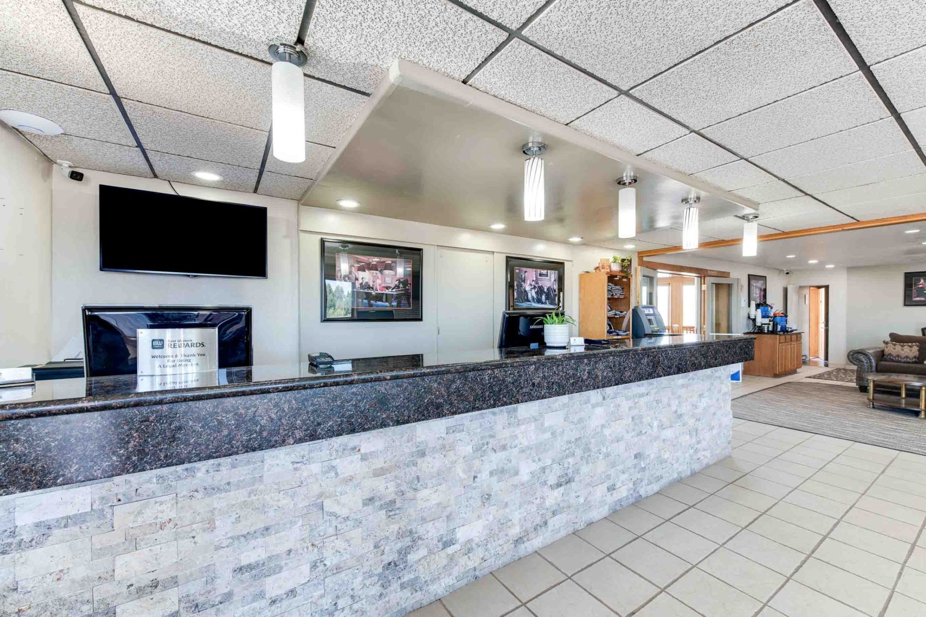 best western movie manor  photo