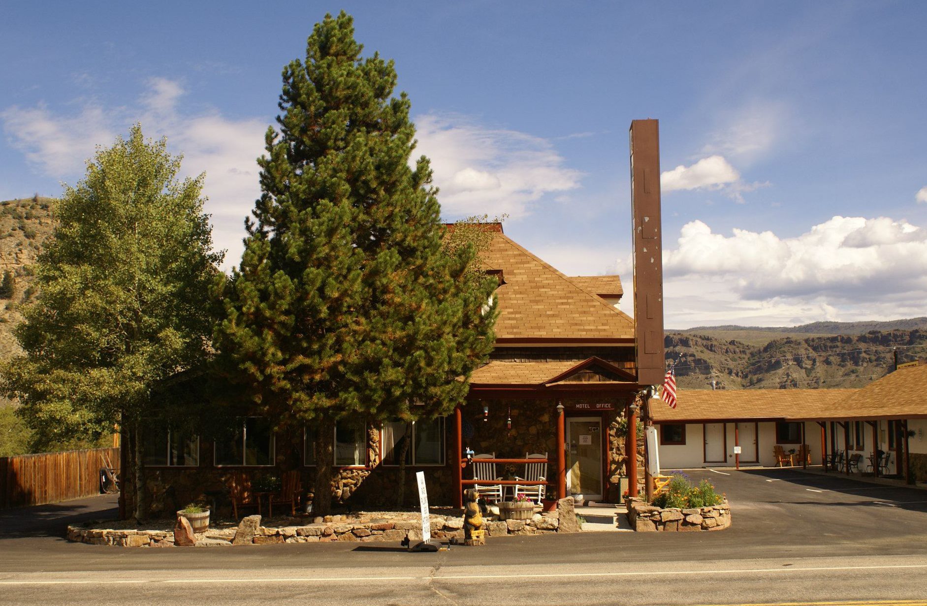 canyon motel in hot sulphur springs photo