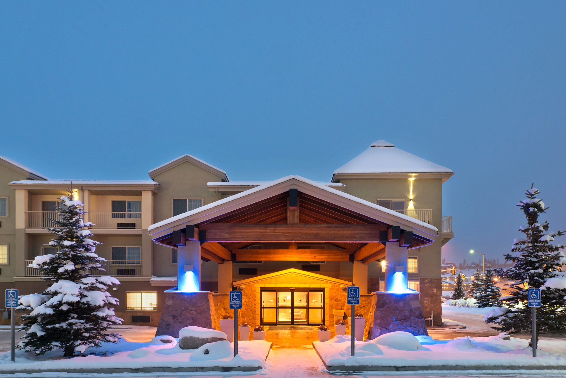welcome to the award winning holiday inn express & suites-winter park photo