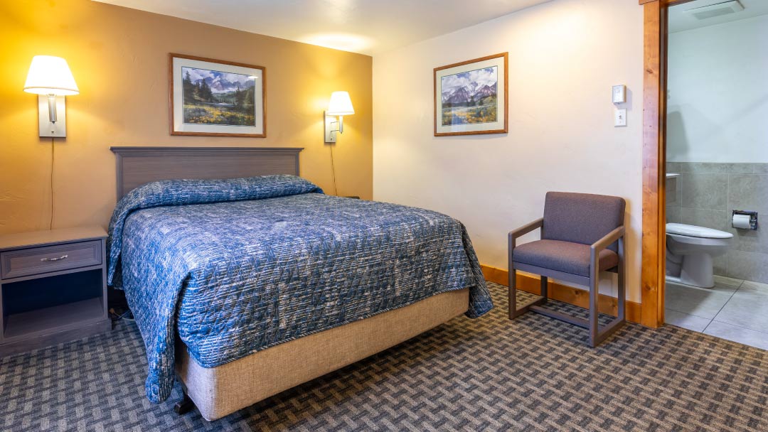 one queen room at rabbit ears motel photo 10