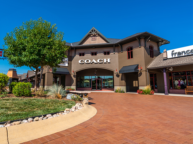 coach outlet photo 2