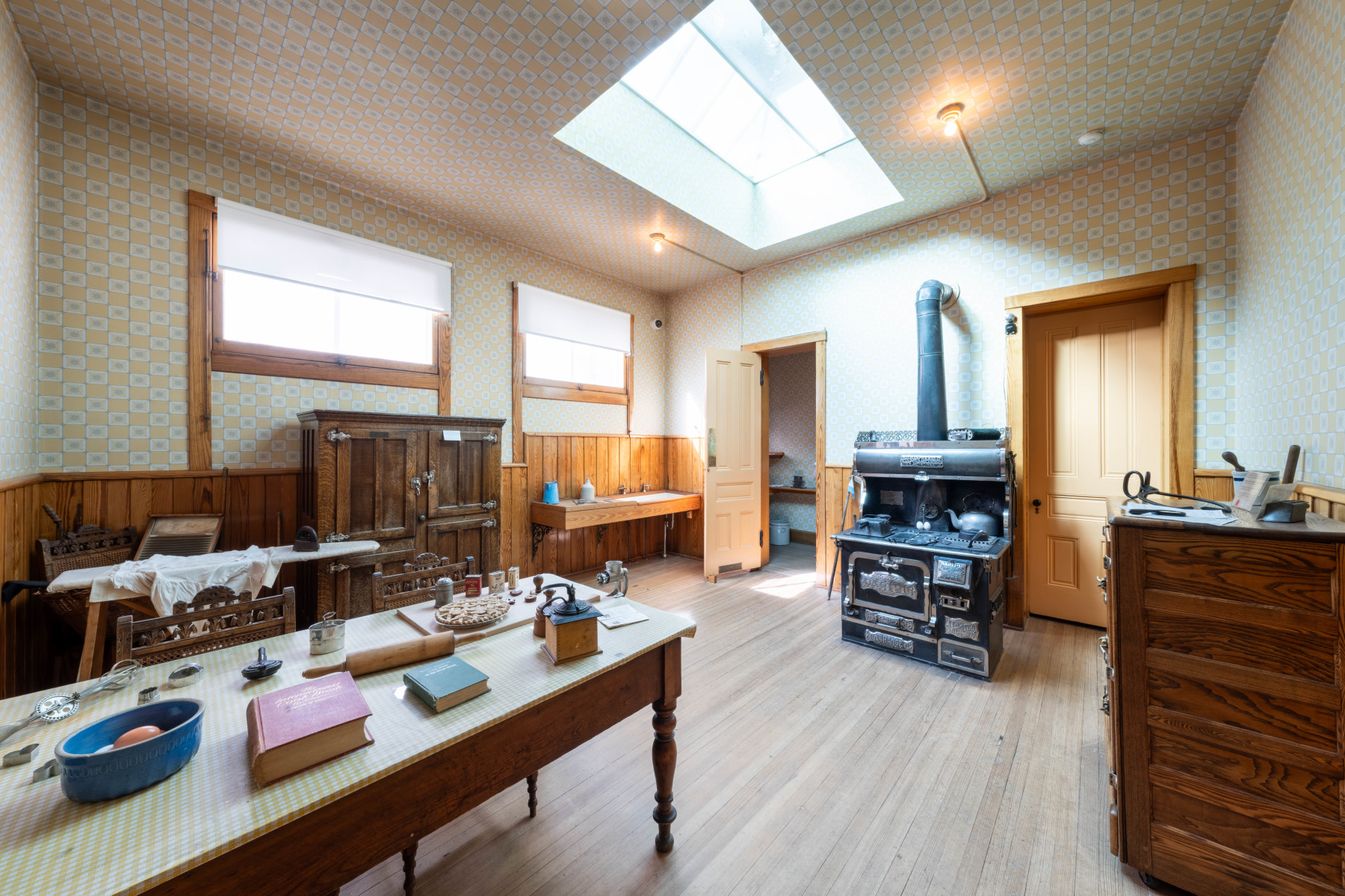 tour the historic house at the center for colorado women's history photo 2