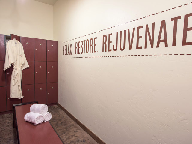 free lockers and clean modern facilities. photo 14