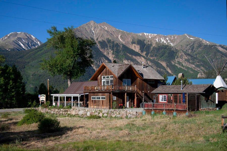 roadhouse at twin lakes photo