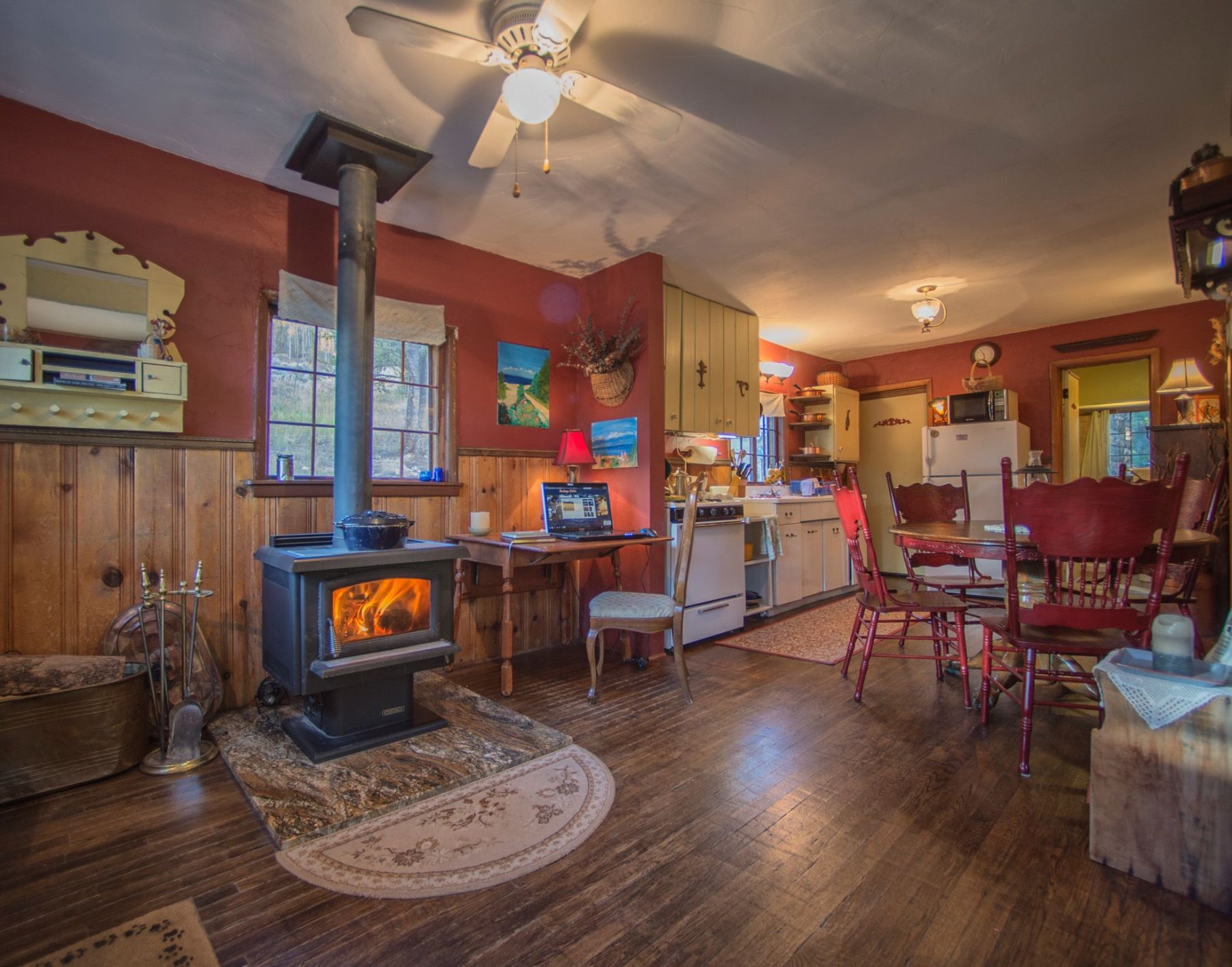 luna's wood stove- dining- kitchen photo 17